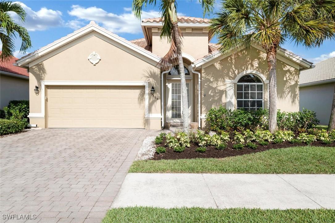 15825 Delaplata Ln., Naples, FL 34110