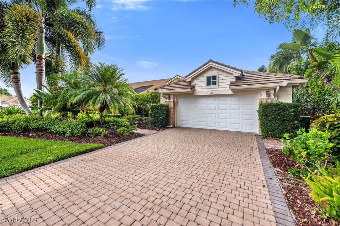 763 Glendevon Dr., Naples, FL 34105