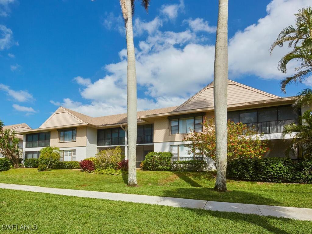 415 10th Ave. #7, Naples, FL 34102