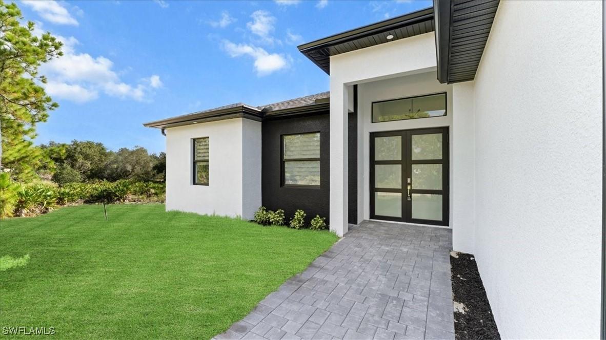 1017 Wellington Ave., Lehigh Acres, FL 33972