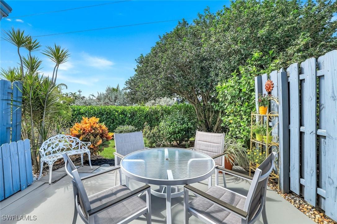 138 Marco Villas Dr. #V5, Marco Island, FL 34145