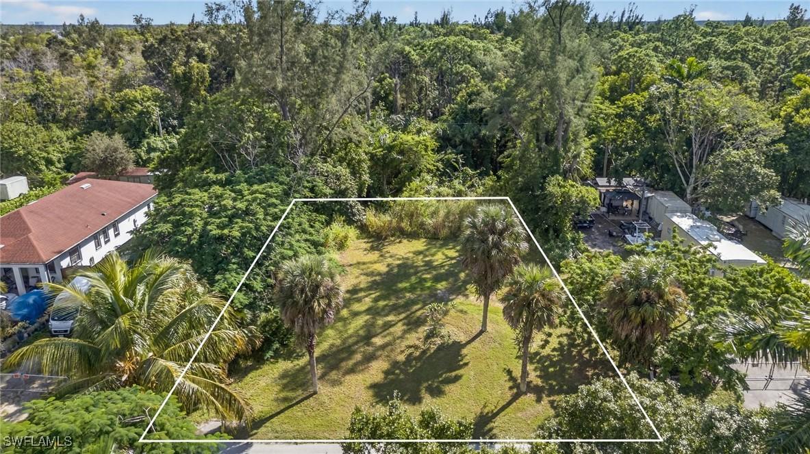 2650 Holly Ave., Naples, FL 34112