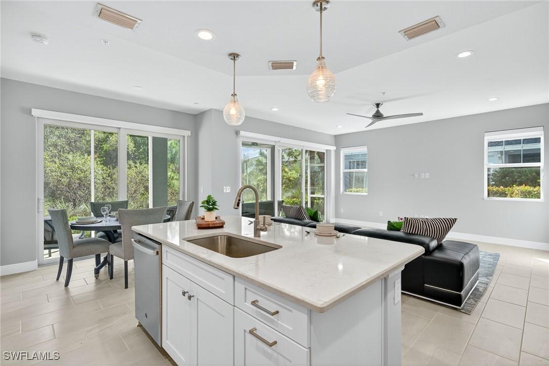 2554 Seychelles Dr. #904, Naples, FL 34112