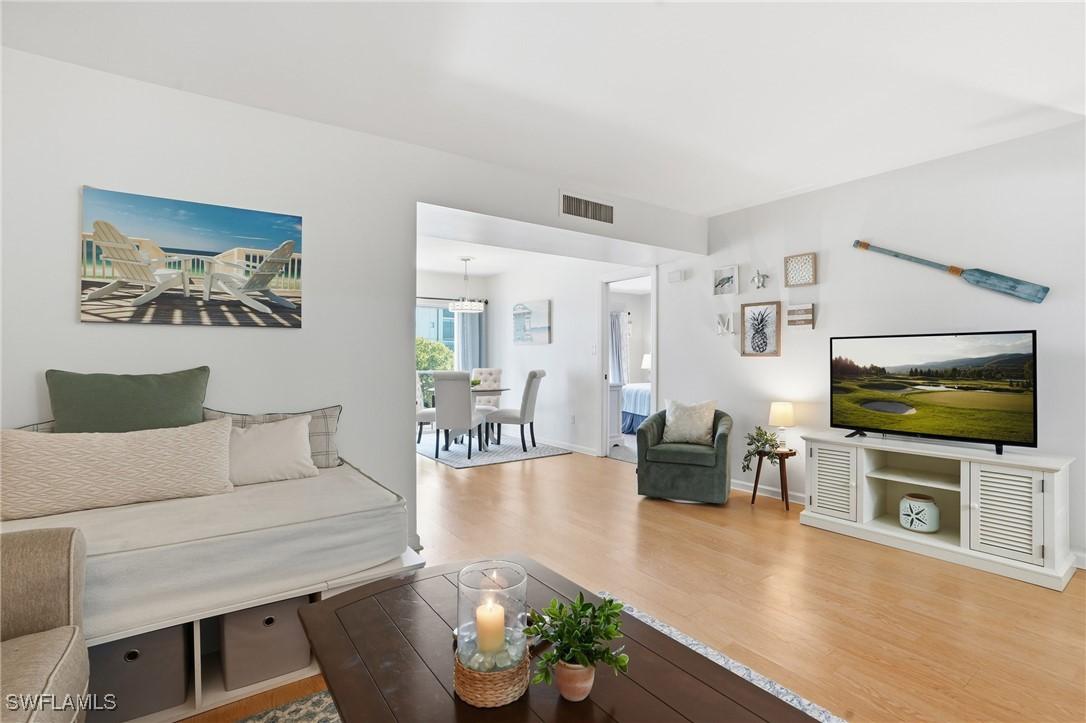 788 Park Shore Dr. #H14, Naples, FL 34103