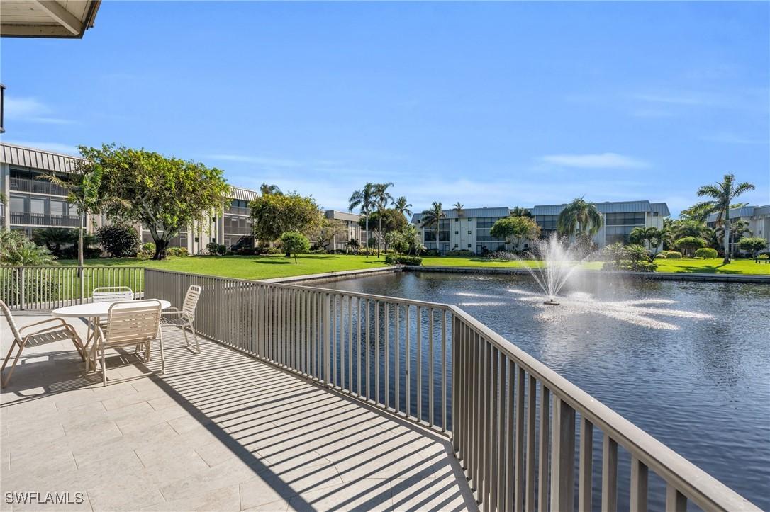 788 Park Shore Dr. #H14, Naples, FL 34103