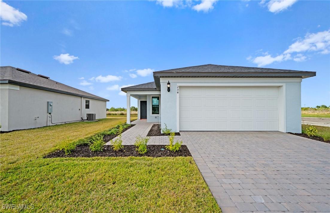 254 Silent Lake Dr., Lehigh Acres, FL 33936