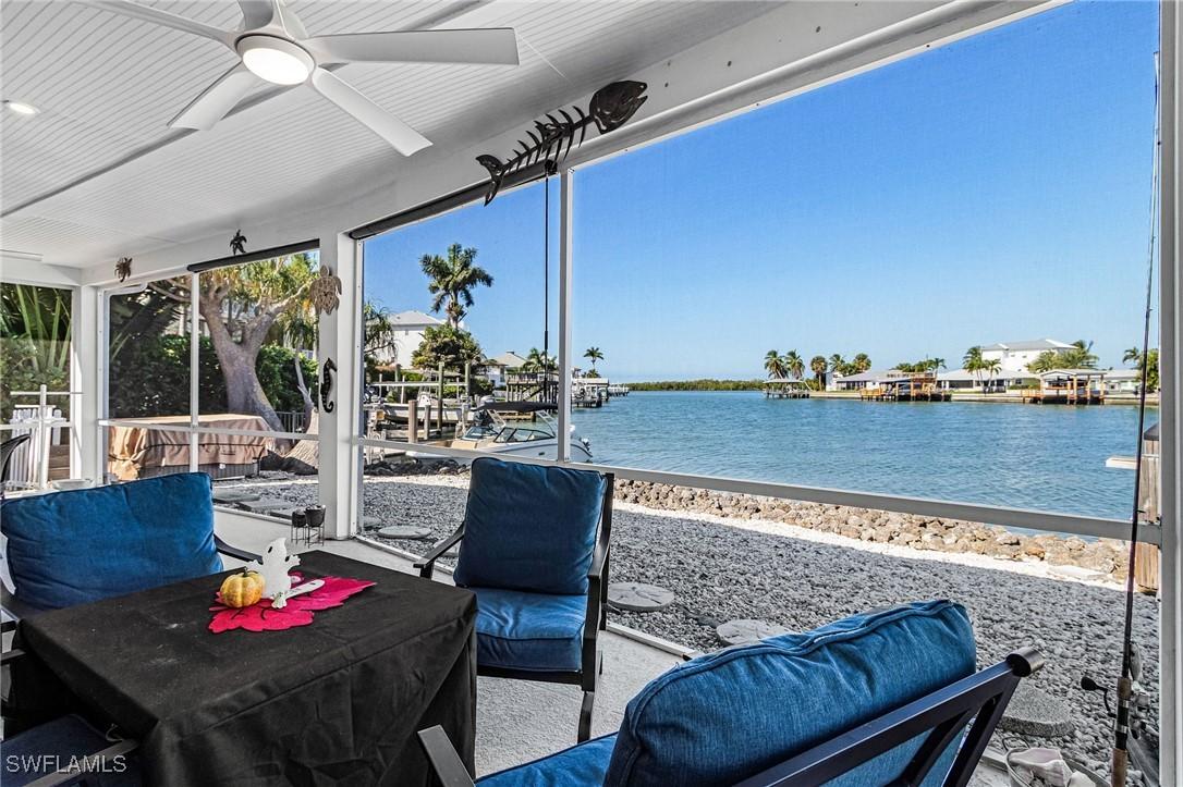 121 Jamaica Dr., Naples, FL 34113