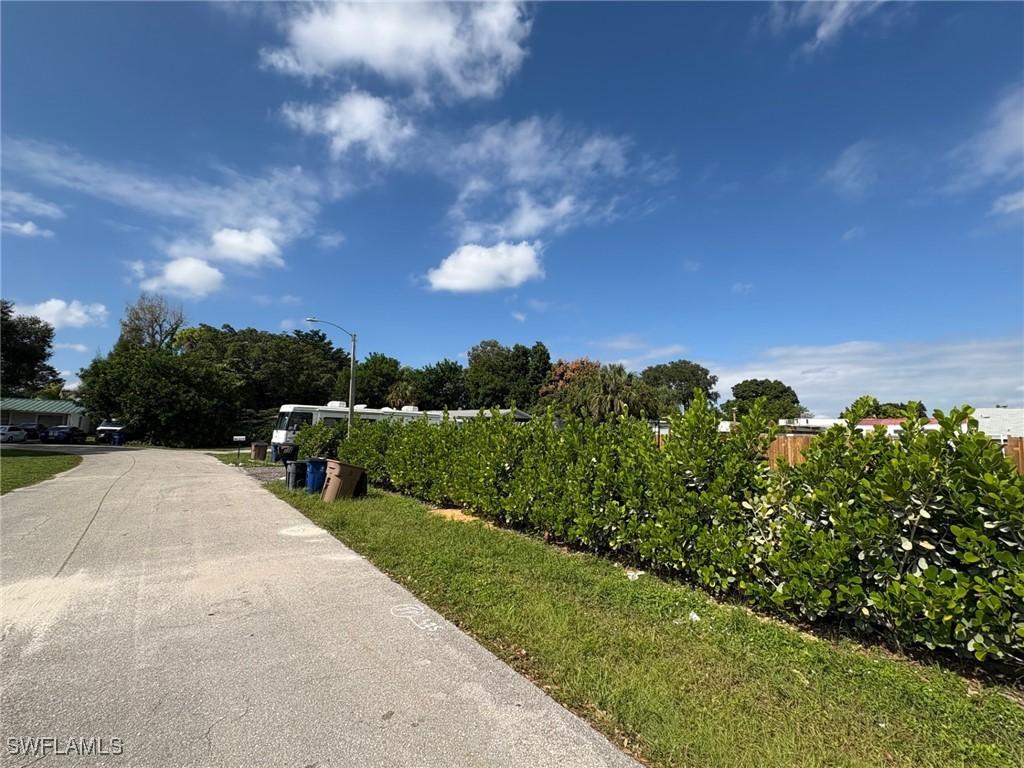 418 Cactus Cir., Lehigh Acres, FL 33936