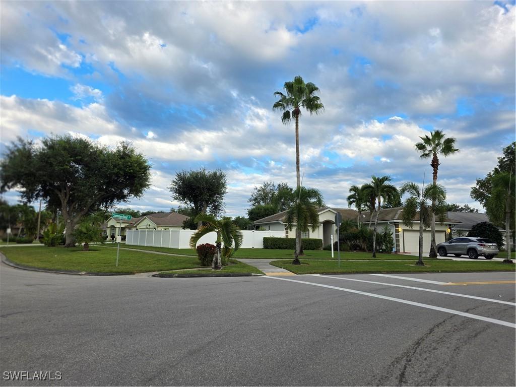 857 Summerfield Dr., Naples, FL 34120