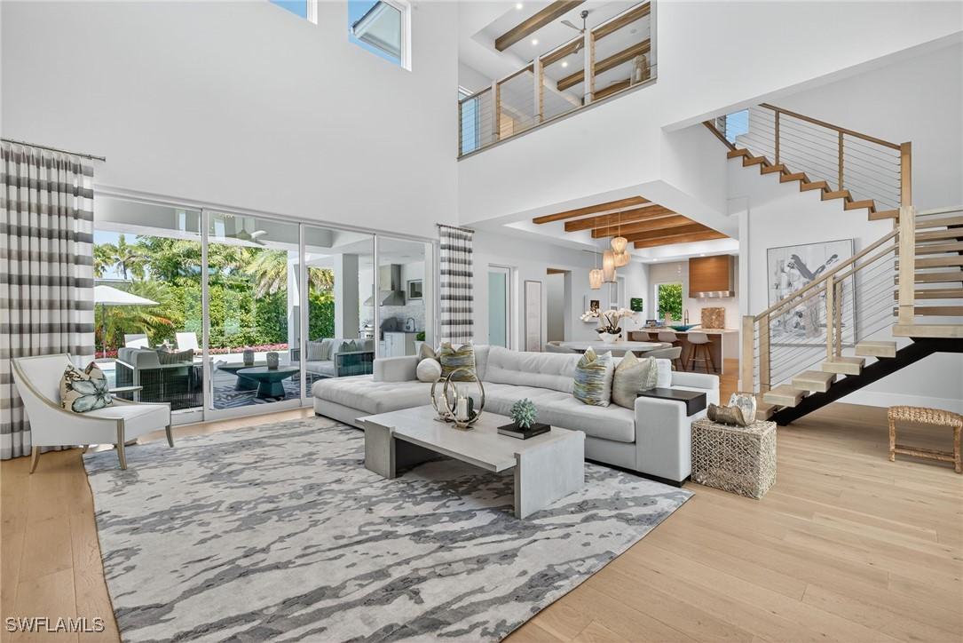 405 7th Ave., Naples, FL 34102