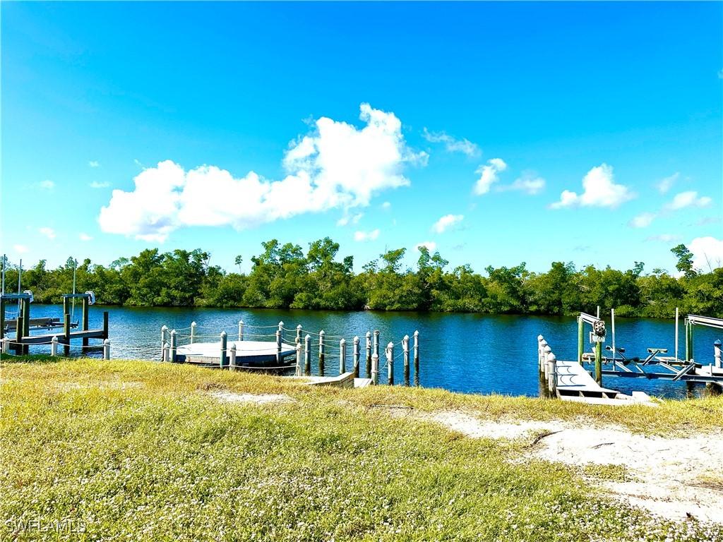 5300 SW 28th Pl., Cape Coral, FL 33914