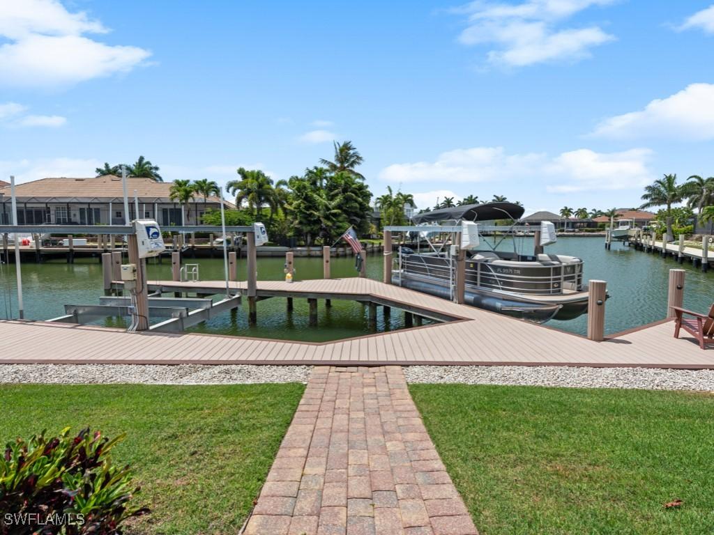 580 Goldcoast Ct., Marco Island, FL 34145