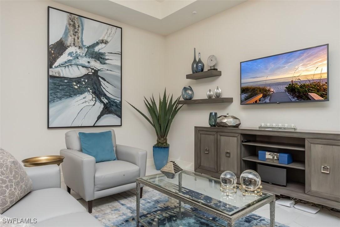 605 El Camino Real #102, Naples, FL 34119