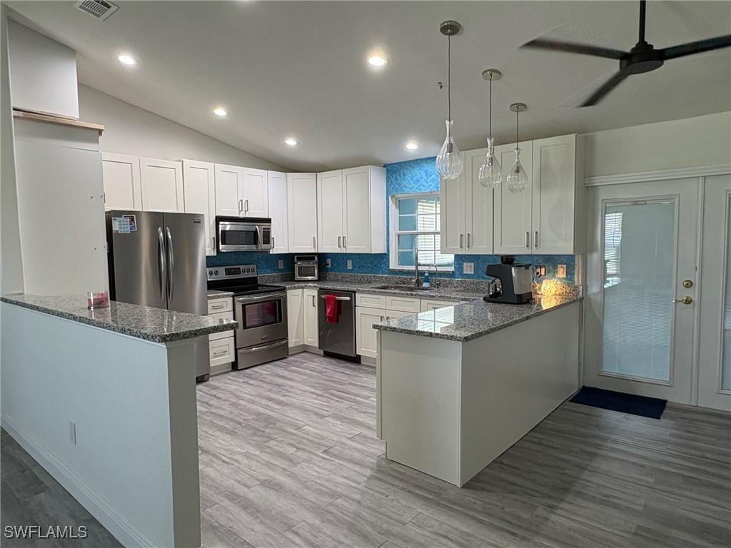 818 SW 8th Ct., Cape Coral, FL 33991