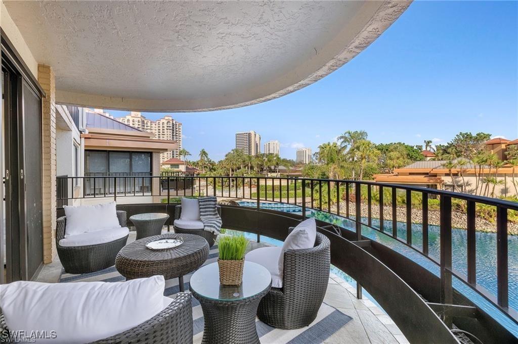 6710 Pelican Bay Blvd. #422, Naples, FL 34108