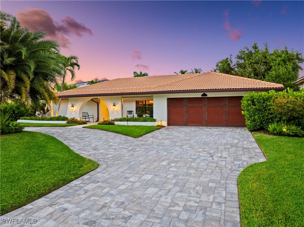 517 Parkwood Ln., Naples, FL 34103