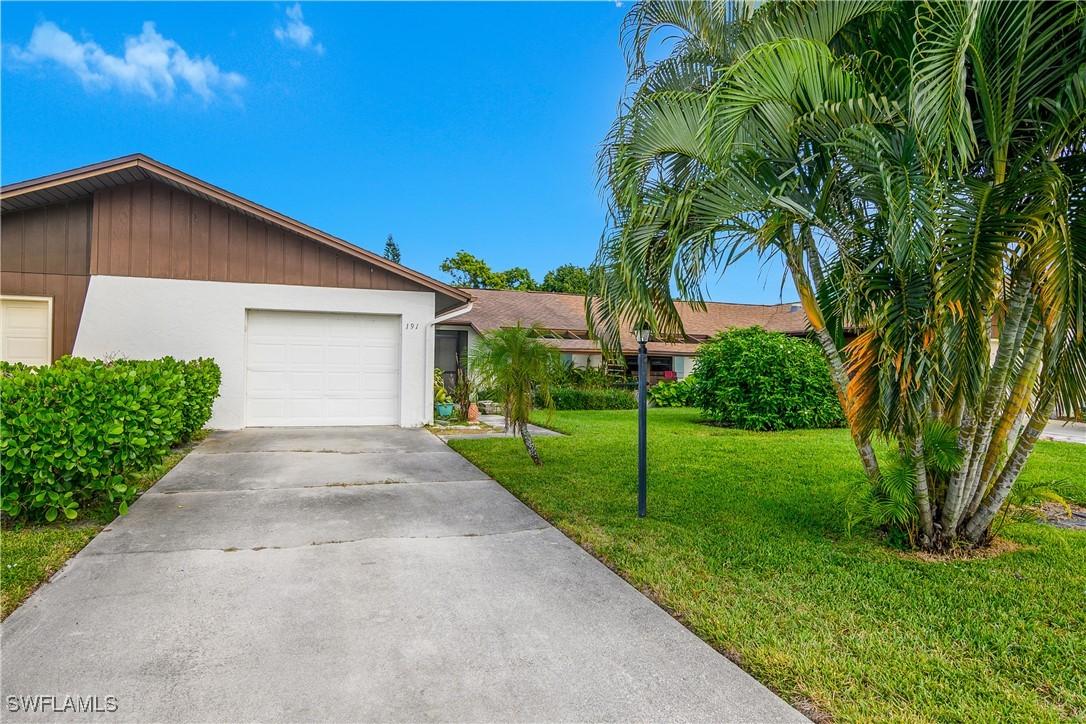 191 Round Key Cir. #D2, Naples, FL 34112