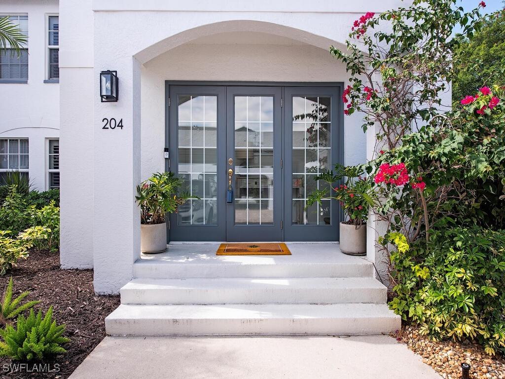 823 Tanbark Dr. #204, Naples, FL 34108