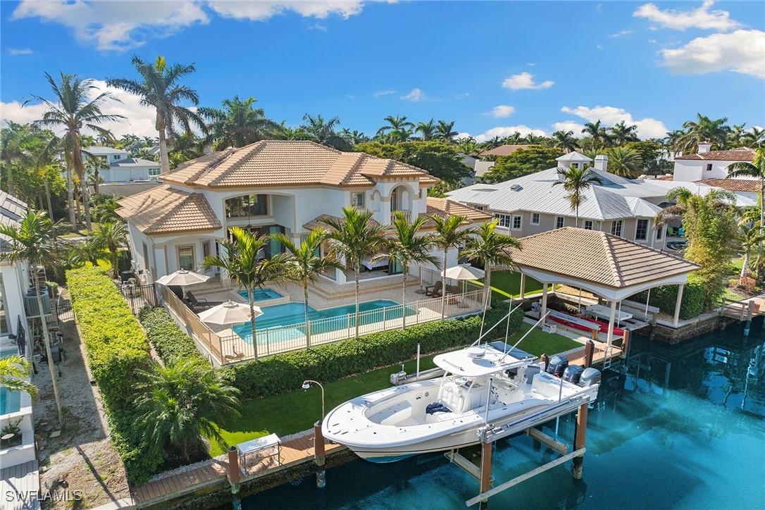 533 15th Ave., Naples, FL 34102