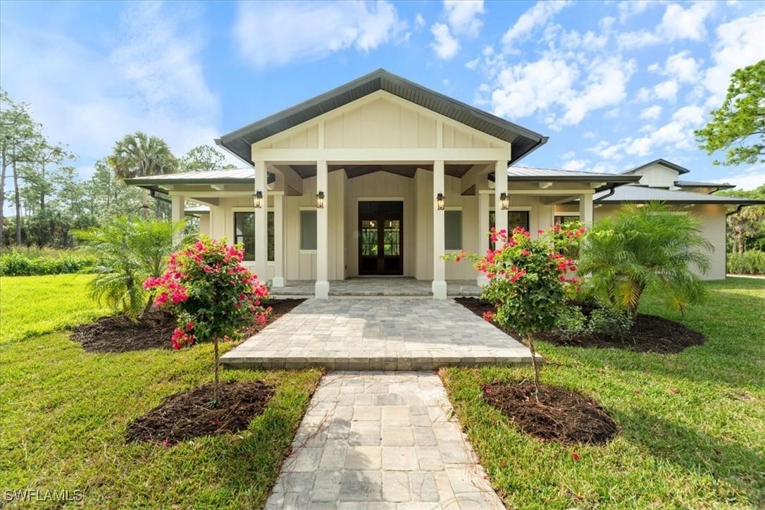 699 1st St., Naples, FL 34120