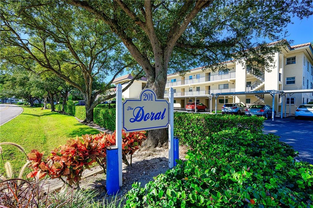 201 Quail Forest Blvd. #103, Naples, FL 34105