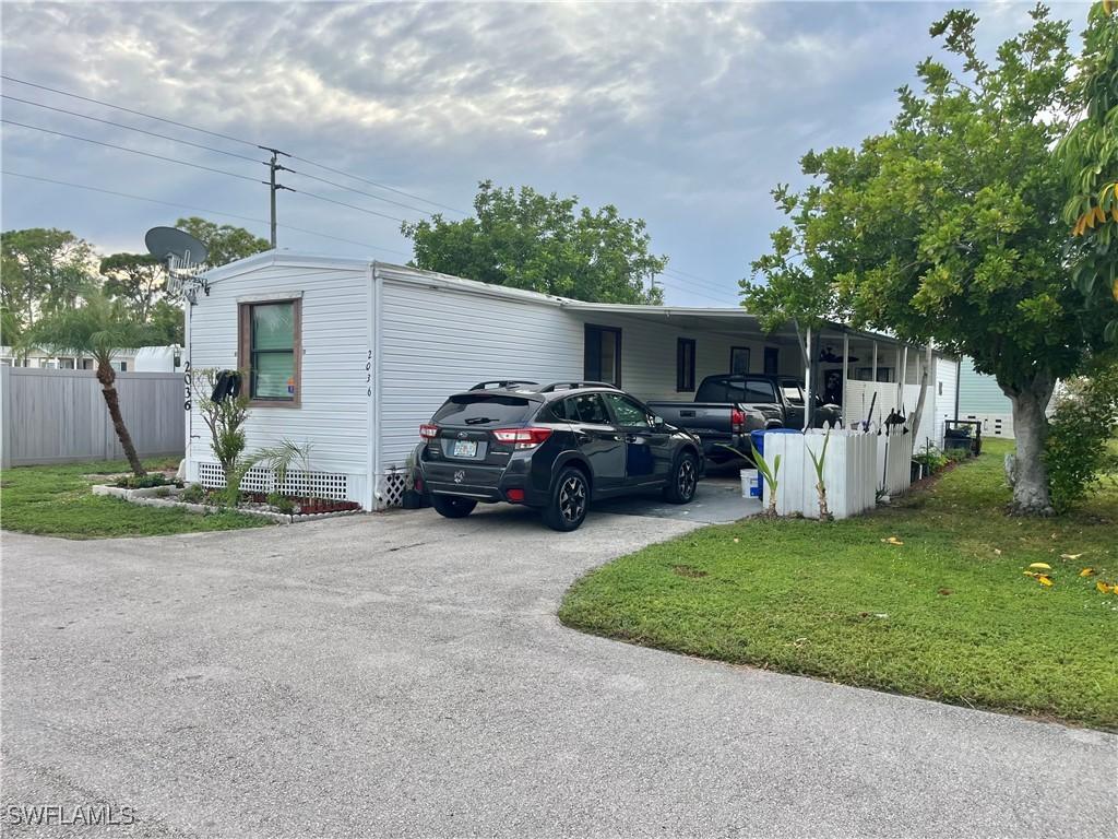 2036 Seagrape Court Ct., Naples, FL 34110