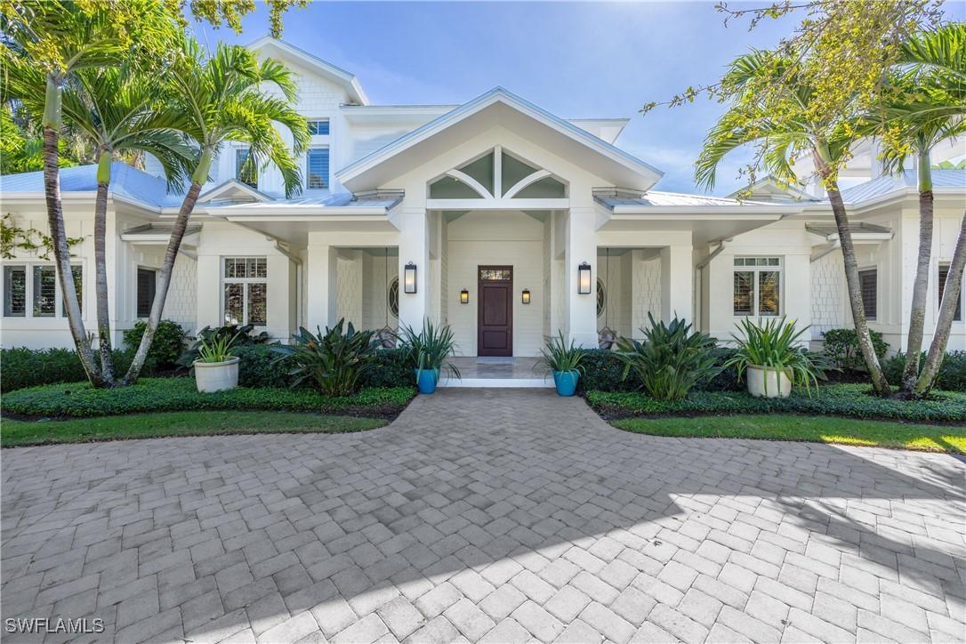 550 4th Ave., Naples, FL 34102