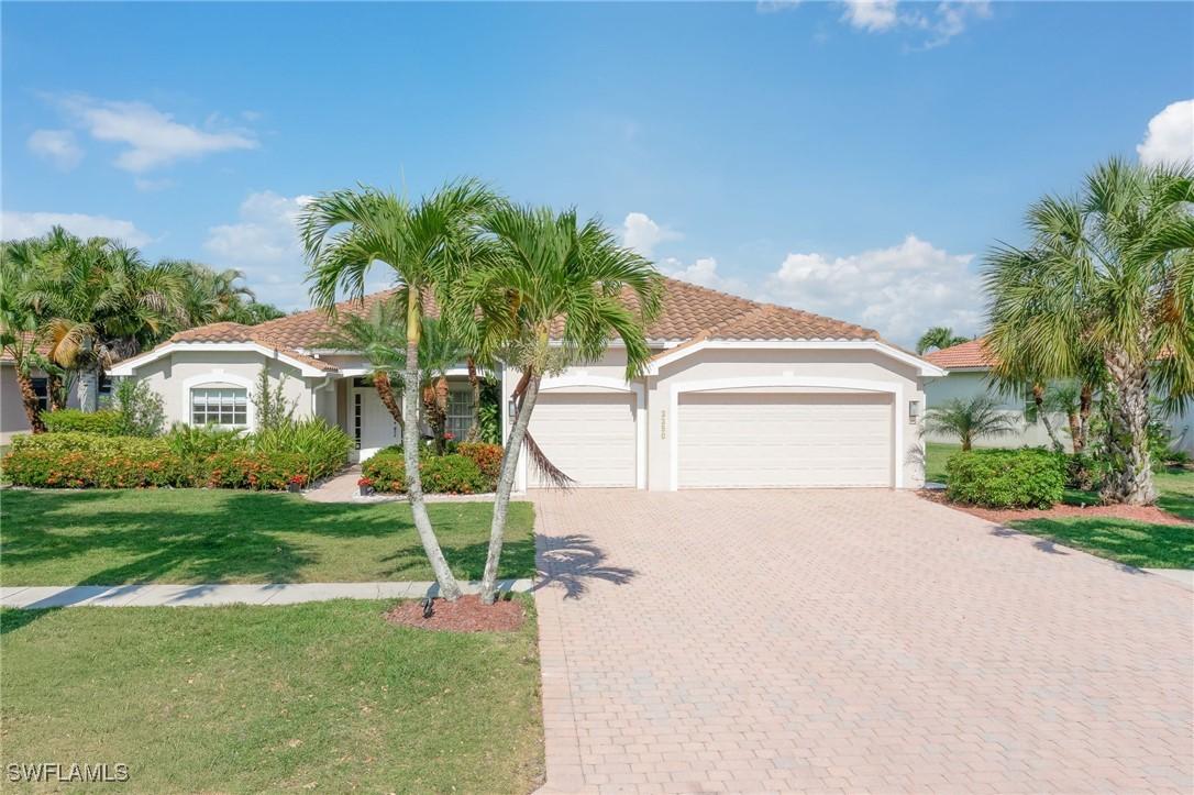 2250 Grove Dr., Naples, FL 34120