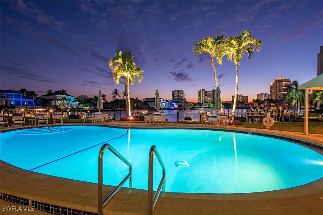 400 Park Shore Dr. #304, Naples, FL 34103