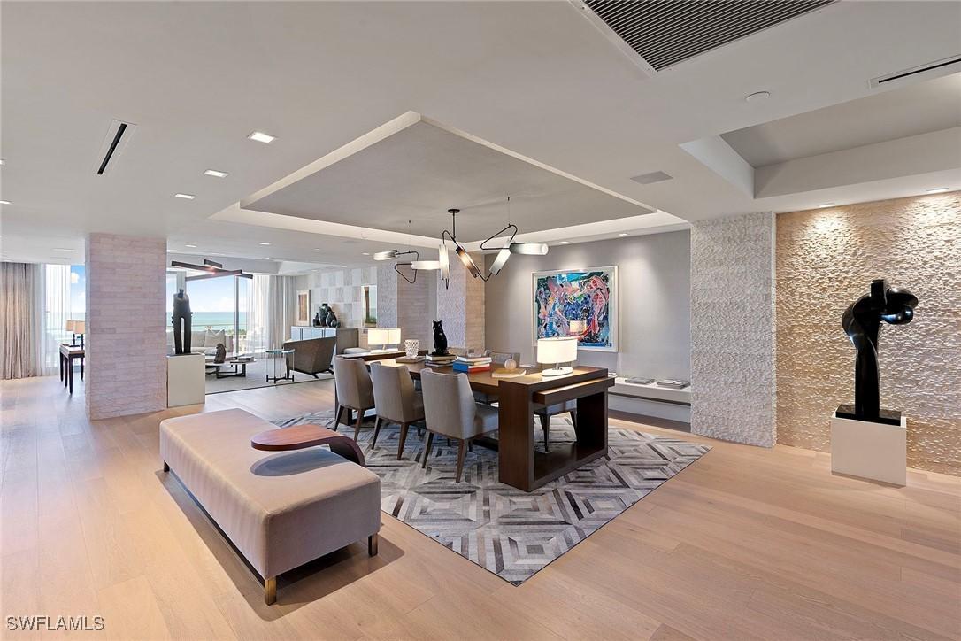 6897 Grenadier Blvd. #902, Naples, FL 34108