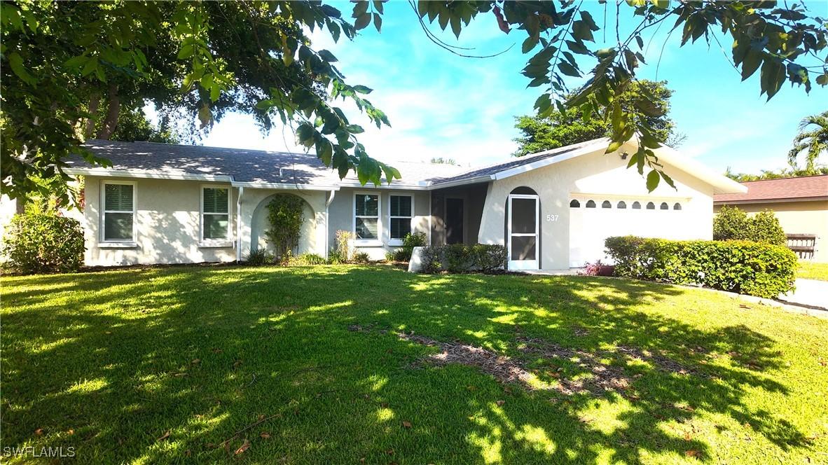 537 Landmark Dr., Naples, FL 34112