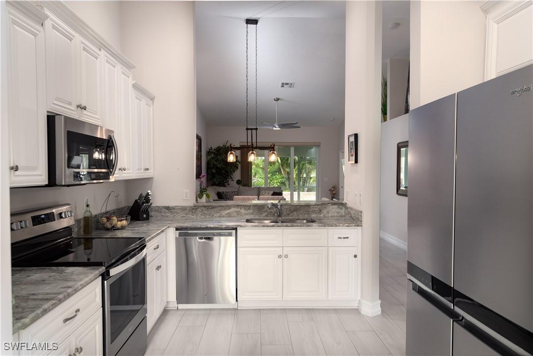 5433 Whitten Dr. #106, Naples, FL 34104