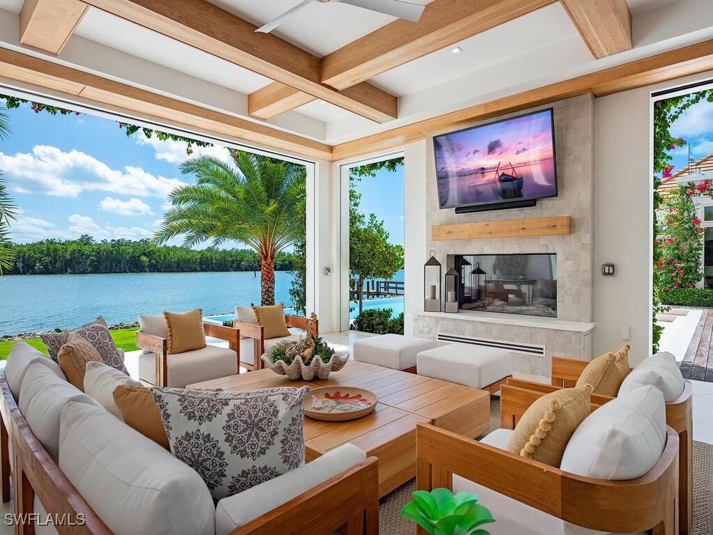 860 Admiralty Parade, Naples, FL 34102