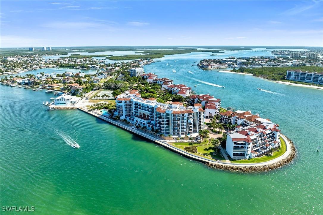 533 La Peninsula Blvd., Naples, FL 34113