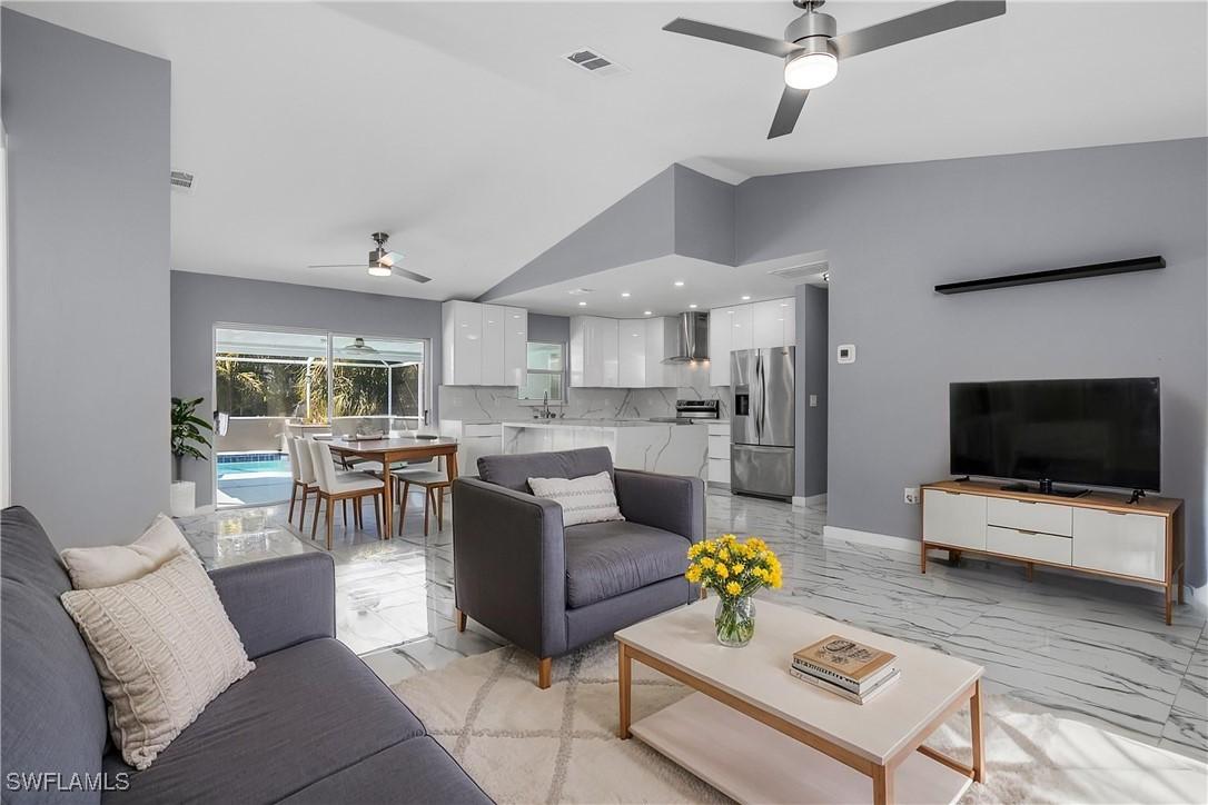 2524 Dora Ct., Lehigh Acres, FL 33971