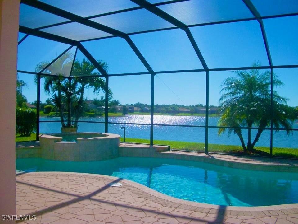 2239 Grove Dr., Naples, FL 34120