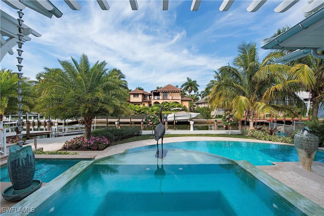 461 16th Ave., Naples, FL 34102