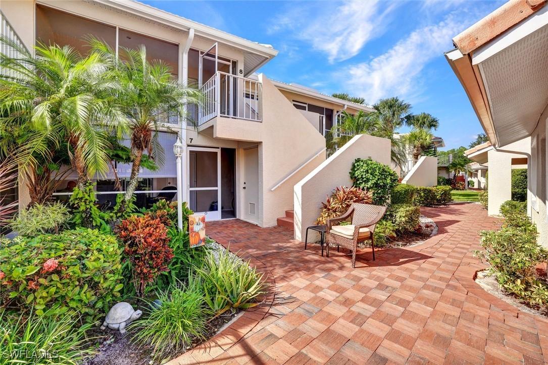 2372 Hidden Lake Dr. #808, Naples, FL 34112