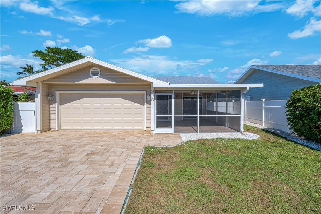 825 93rd Ave., Naples, FL 34108