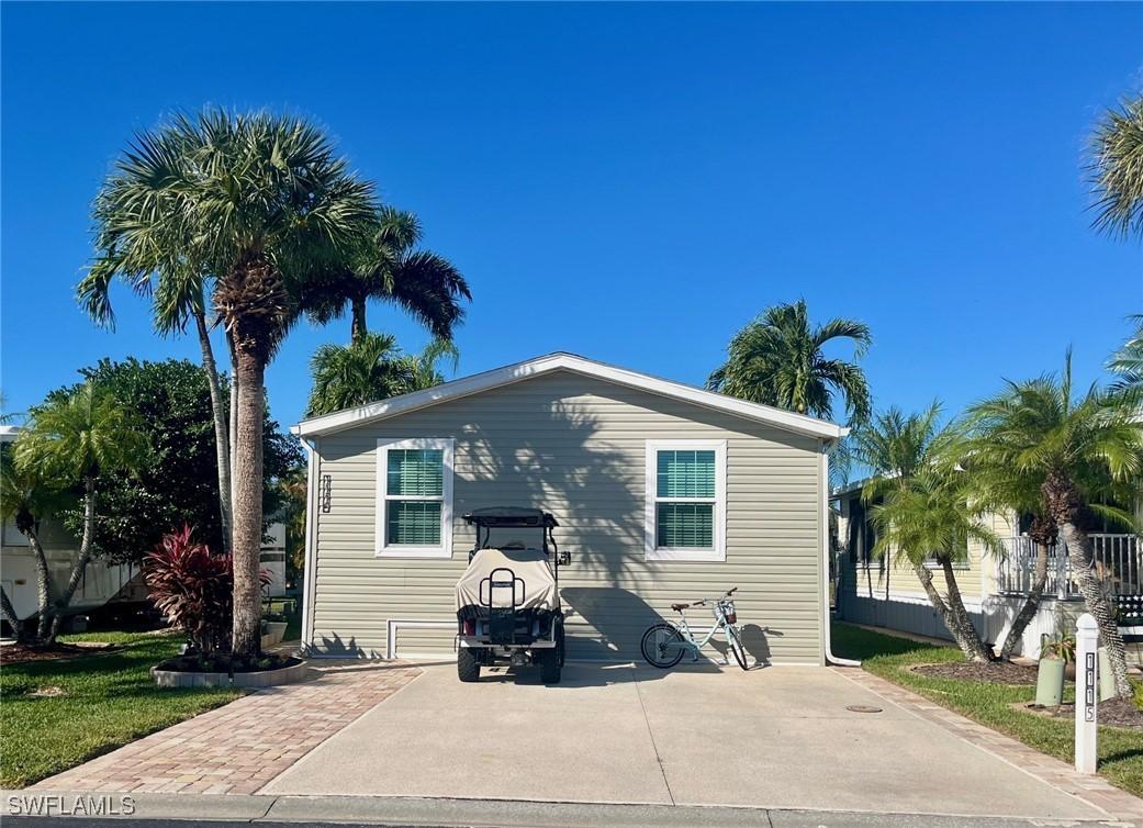 1115 Jade Lake Point, Naples, FL 34114