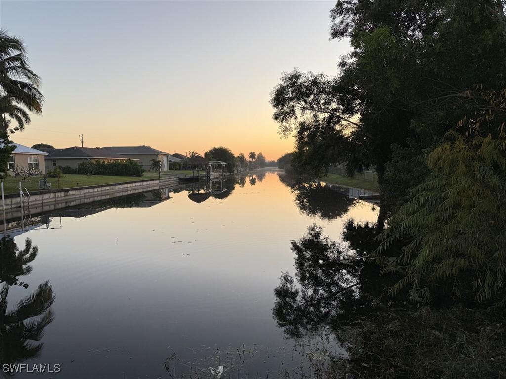 525 SE 11th Ct., Cape Coral, FL 33990