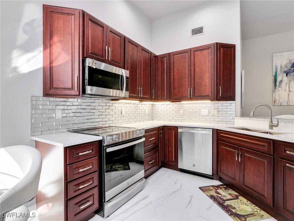 625 Beachwalk Cir. #G203, Naples, FL 34108