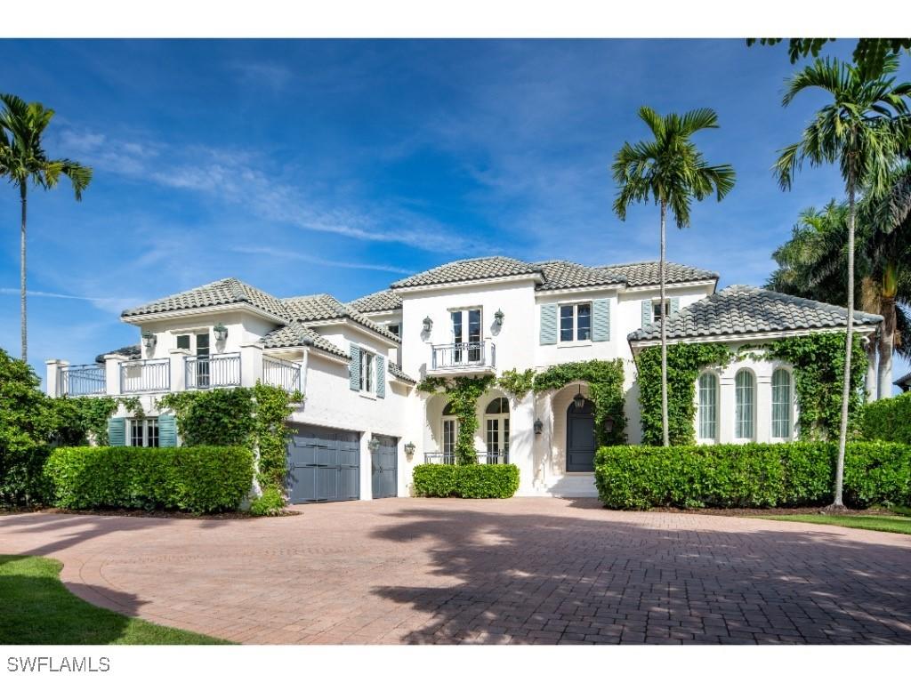 997 Spyglass Ln., Naples, FL 34102