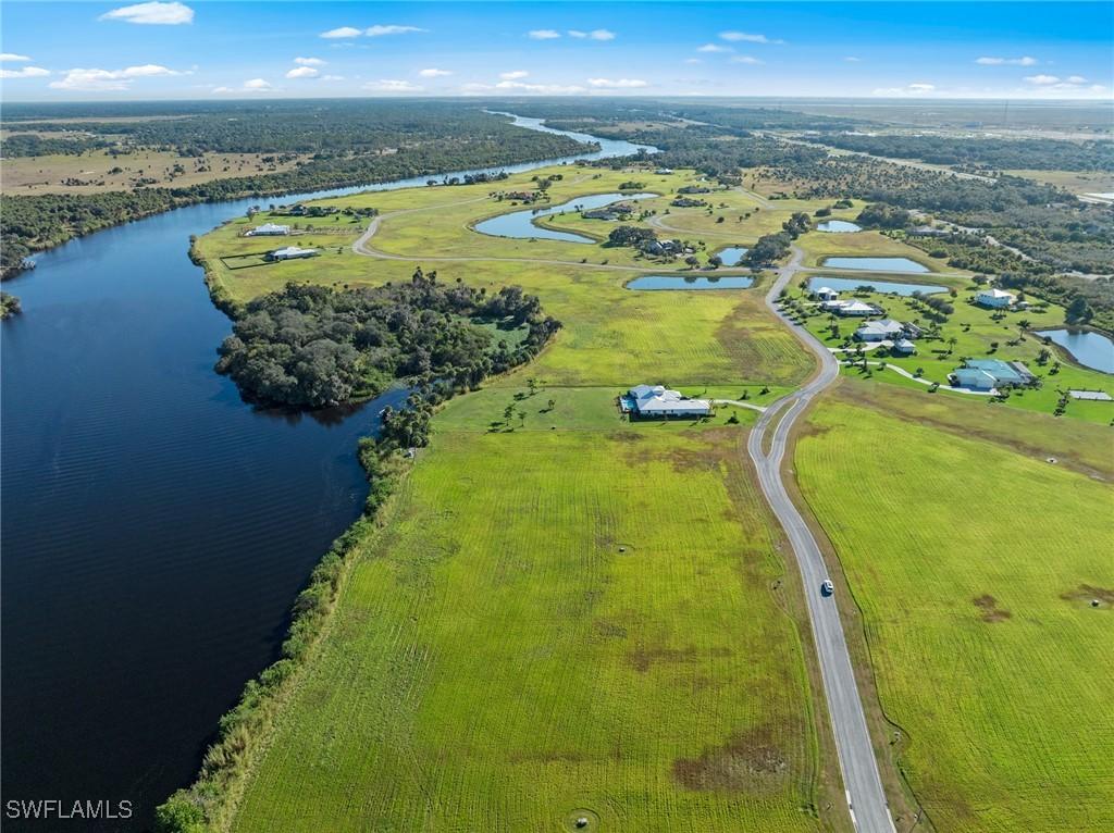 22821 Yellow Button Ln., Alva, FL 33920