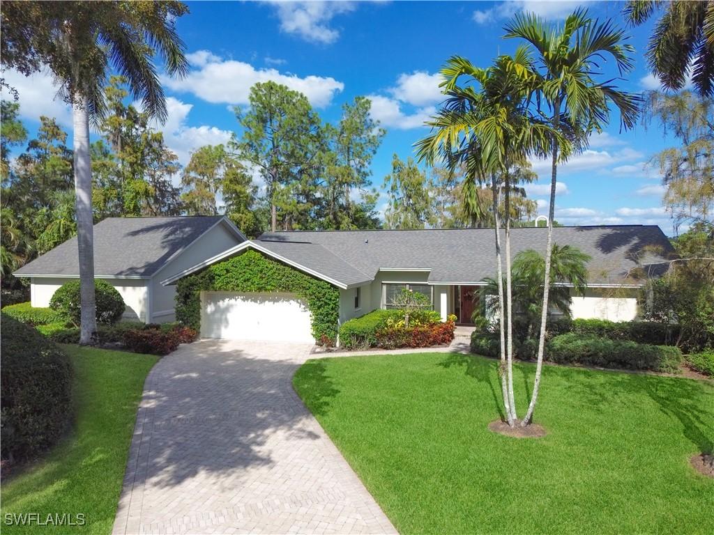 4 Stonehedge Point, Naples, FL 34105