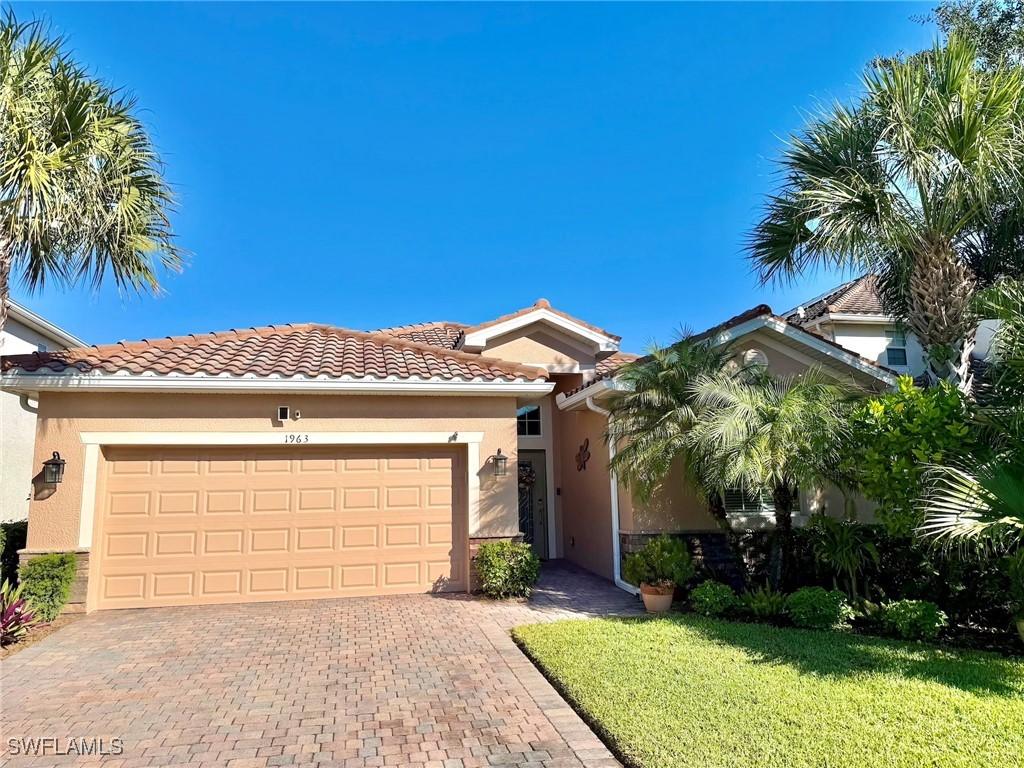 1963 Fairmont Ln., Naples, FL 34120