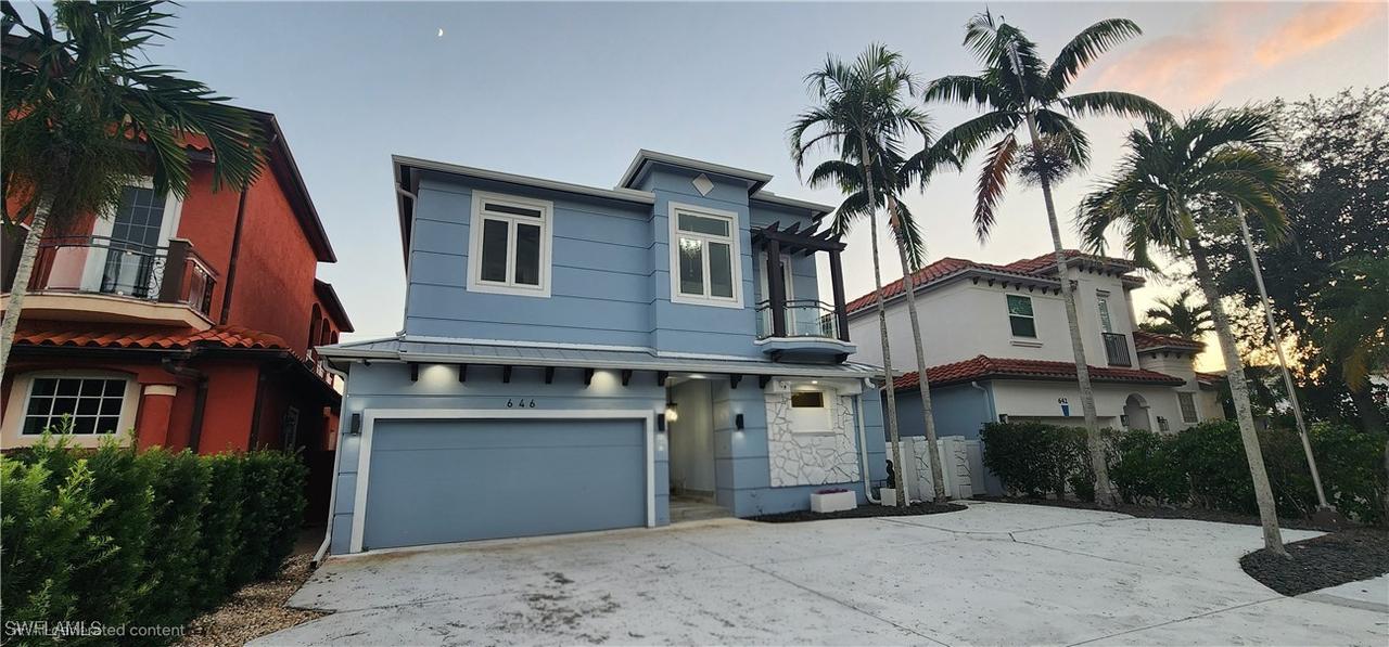 646 111th Ave., Naples, FL 34108