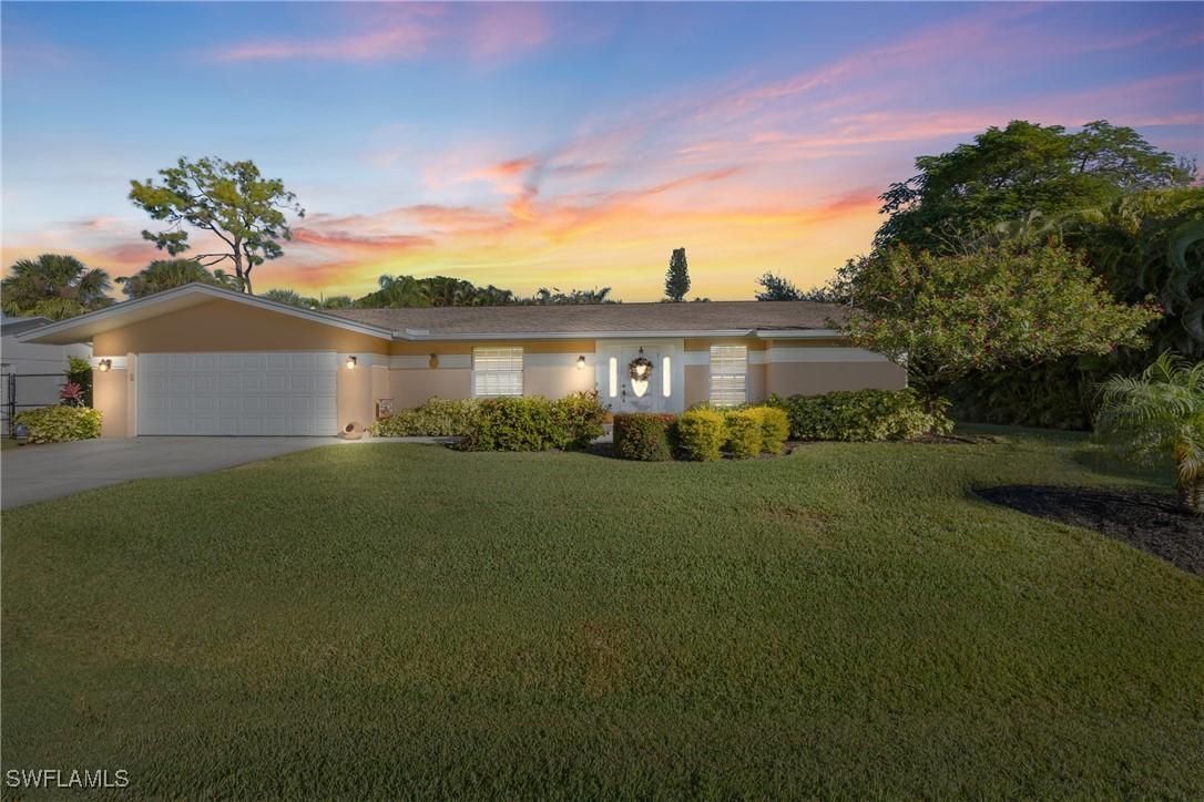 2569 Outrigger Ln., Naples, FL 34104