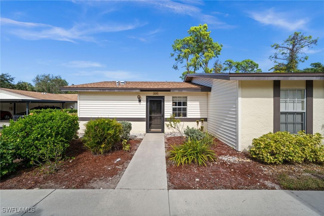 1071 Pine Isle Ln., Naples, FL 34112