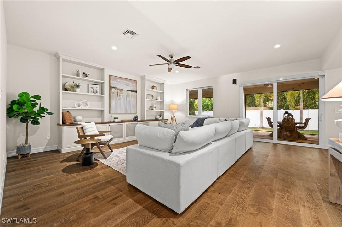 2499 10th St., Naples, FL 34103